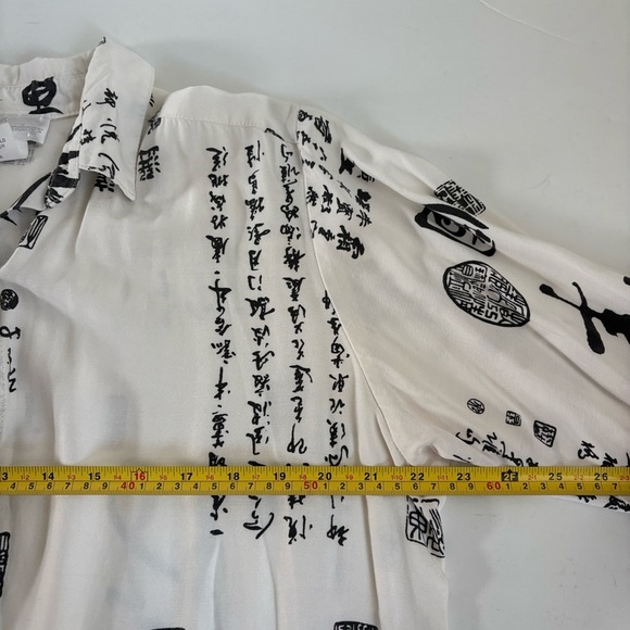 Soft Surroundings white and black button down blouse tunic Asian Chinese script - Picture 12 of 16